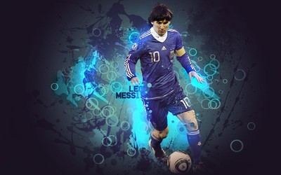 AOA电竞热议-克瓦拉茨赫利亚训练中加练射门